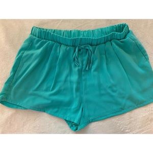 Turquoise loose shorts